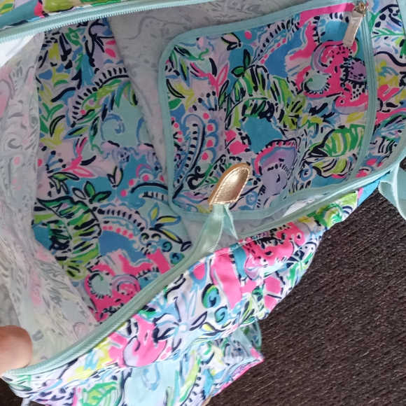 🆕 🐒HTF Lilly Pulitzer🐒 - Getaway Packable Tote - Picture 8 of 8